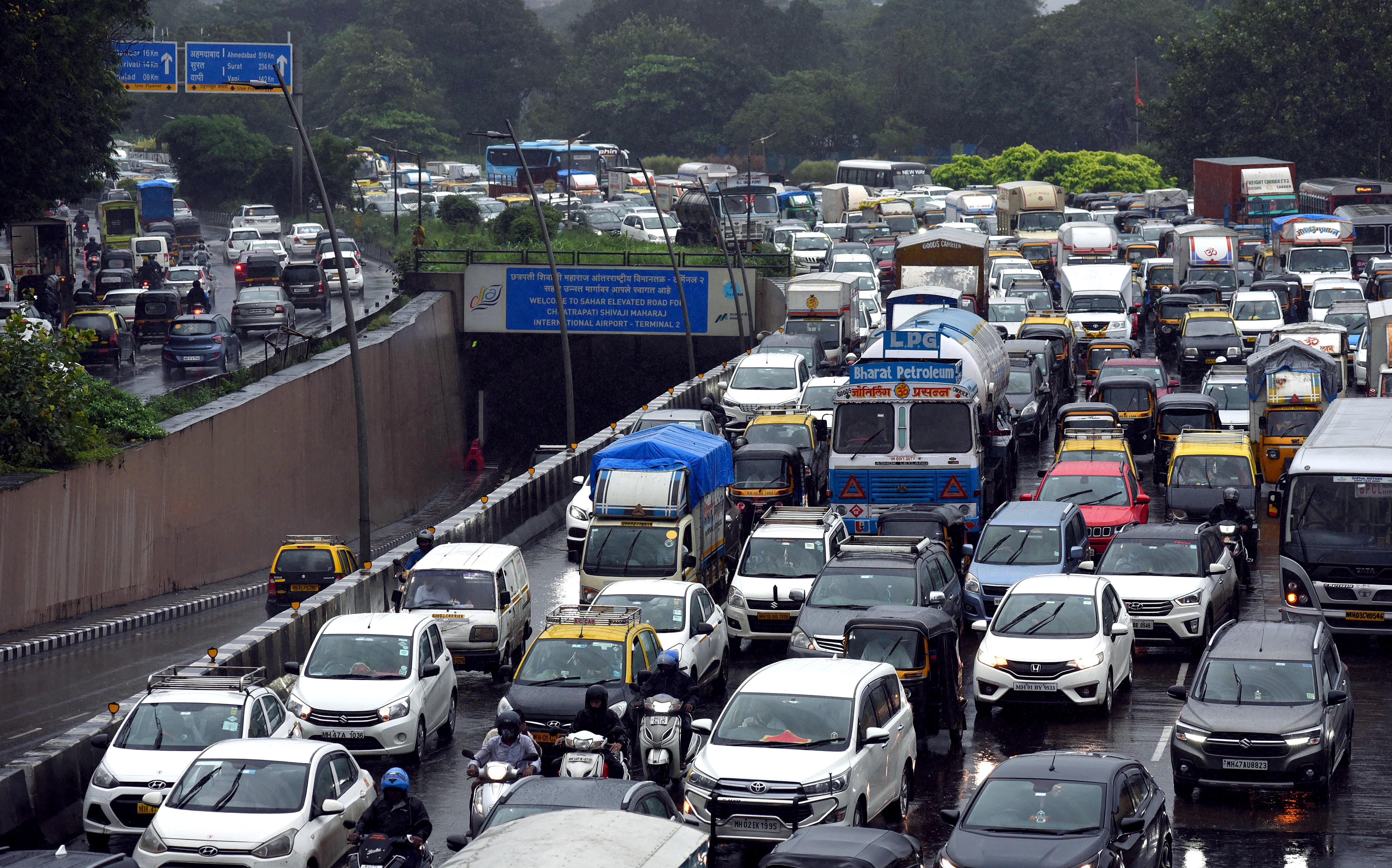 Sant Namdev Maharaj Flyover Repair Se Central Mumbai Mein Traffic Jam, May Tak Restrictions