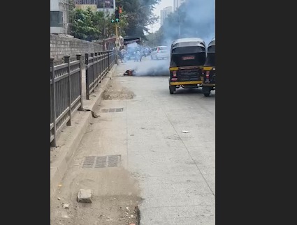 Mumbai andheri west Madh road ev bike caught on fire 🔥