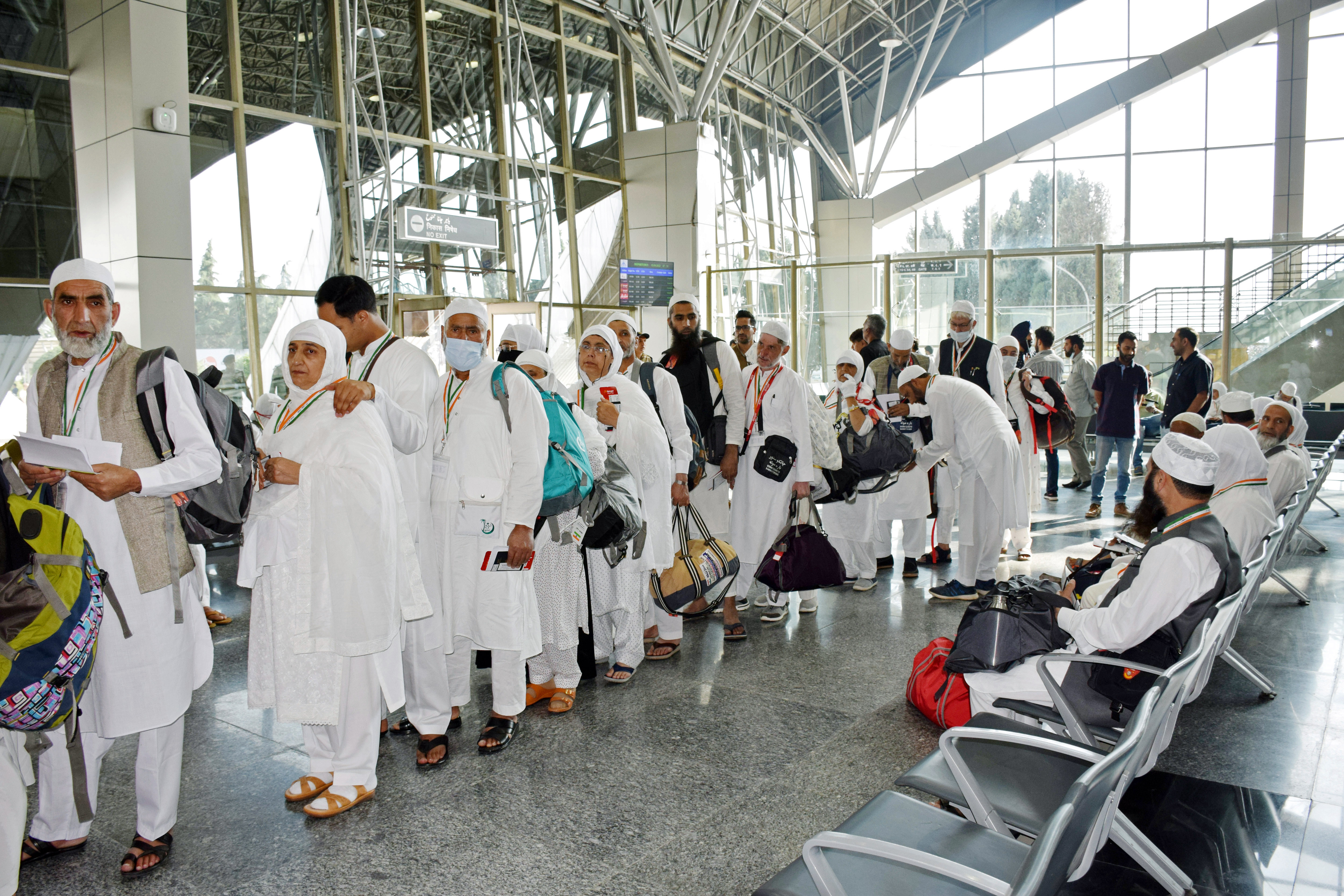 *Saudi Arabia ka sakht elan: Bina permit Hajj karne par 20,000 Riyal tak jurmana.*