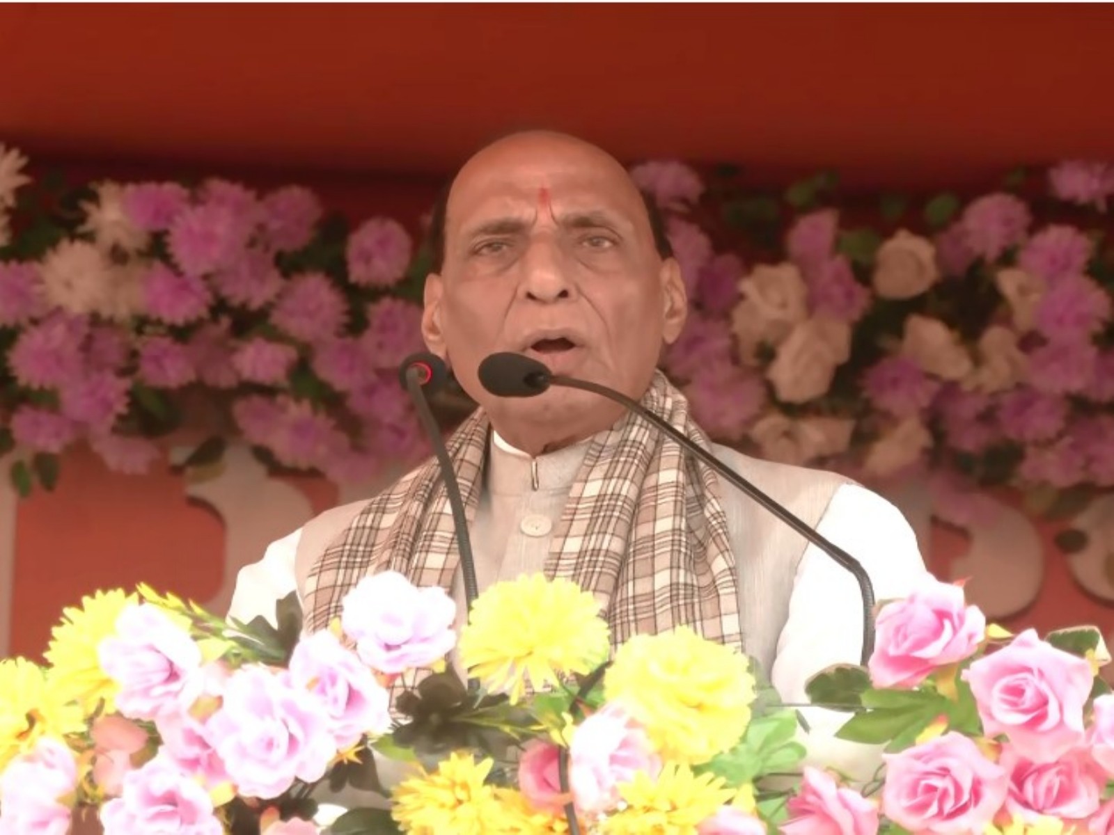“Oppression, betrayal”: Rajnath Singh slams Mamata Banerjee in Barrackpore