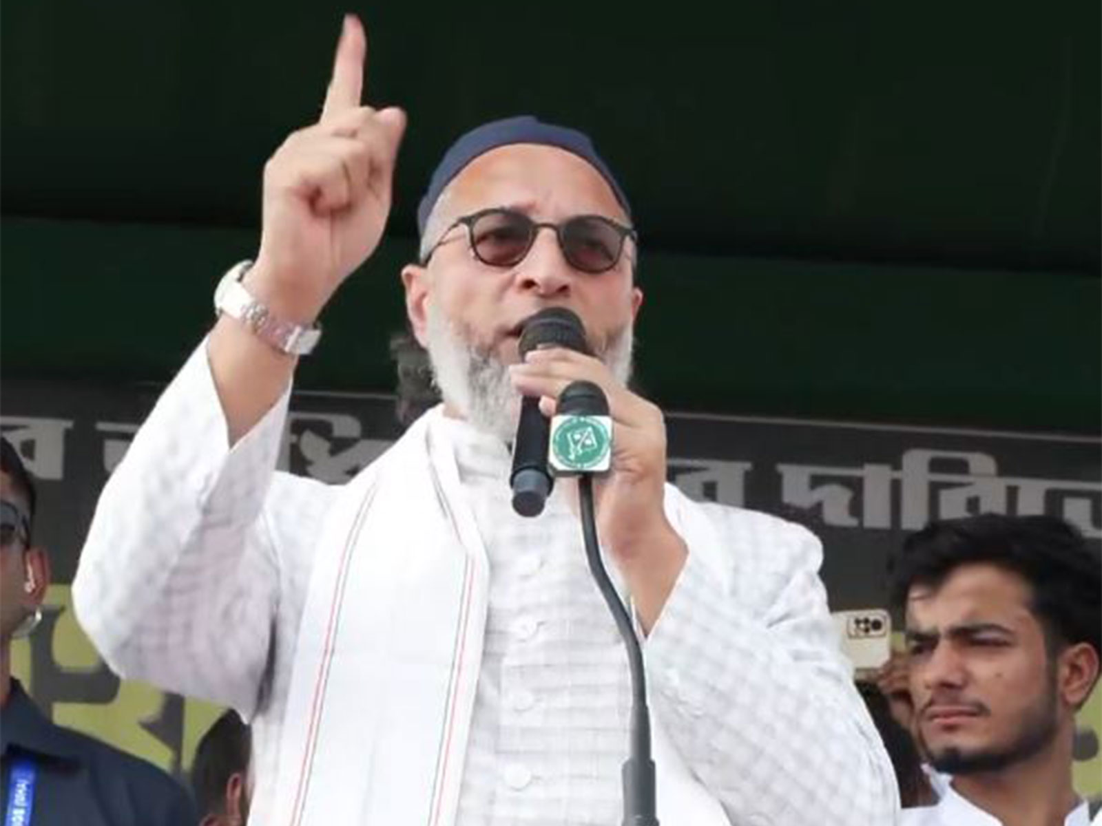 “PM Modi and Mamata are two sides of same coin”, alleges AIMIM Chief Owaisi, claims ‘grave injustice’ against Bengal Muslims
