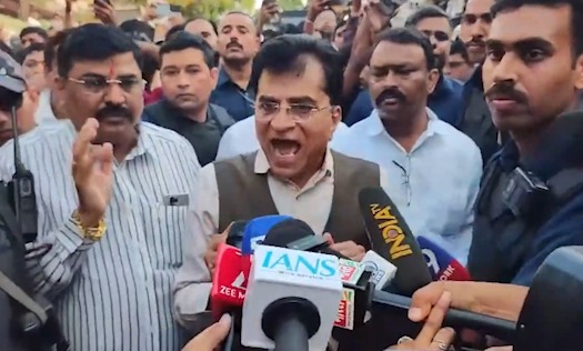 Goregaon Santosh Nagar Mein BMC Action Par Kirit Somaiya Ka Bayan
