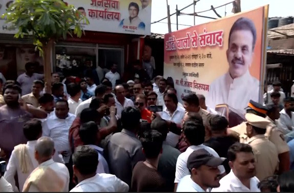 Dahisar Mein MNS Protest Hua Violent, 11 Workers Arrest