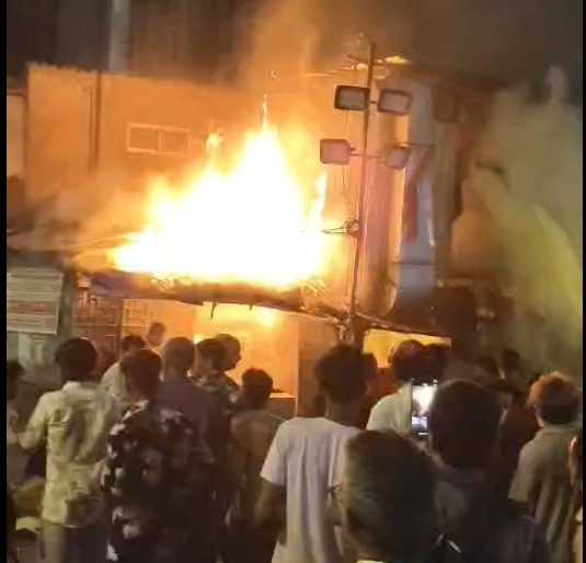 Fire At Byculla West Behind Star Hotel