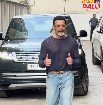 BOBBY DEOL SPOTTED AT BANDRA