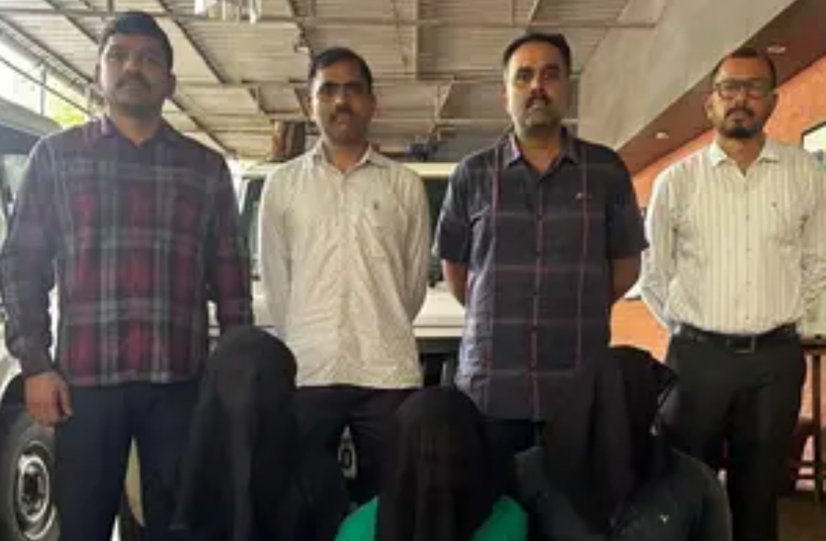 ₹53 Lakh Ka Codeine Syrup Zabt, 17 Saal Ke Nabalig Sahit 4 Giraftar
