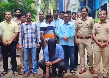 Mumbai Local Murder Case Solved! Door Ko Lekar Hue Jhagde Mein Yuvak Ki Hatya Karne Wala Aaropi 400 CCTV Check Kar Police Ne Pakda