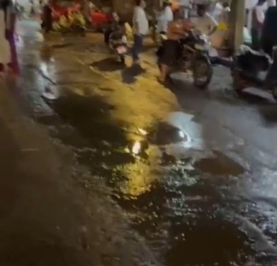 facing problem waterlogging   Location: malad East Dhanjiwadi
