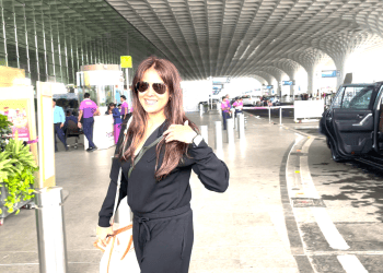 GENELIA FLYING FROM MUMBAI SPOTTED AT AIRPORT