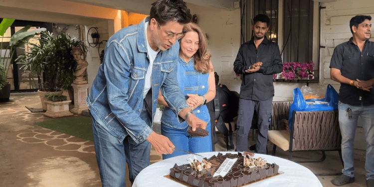 RAJAT BEDI WITH FAMILY AT THE BIRTHDAY CAKE-CUTTING CELEBRATION
