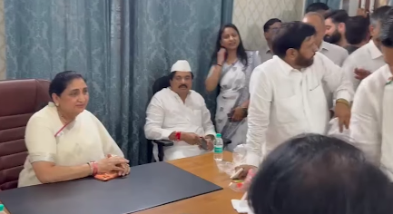 New Delhi | राष्ट्रवादी च्या वर्धापन दिनानिमित्त सुनेत्रा पवार यांच्या हस्ते दिल्ली येथील पक्षाच्या कार्यालयात पार पडले ध्वजारोहण