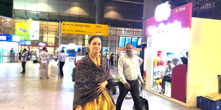 TAMANNAAH BHATIA SPTTED AT AIRPORT