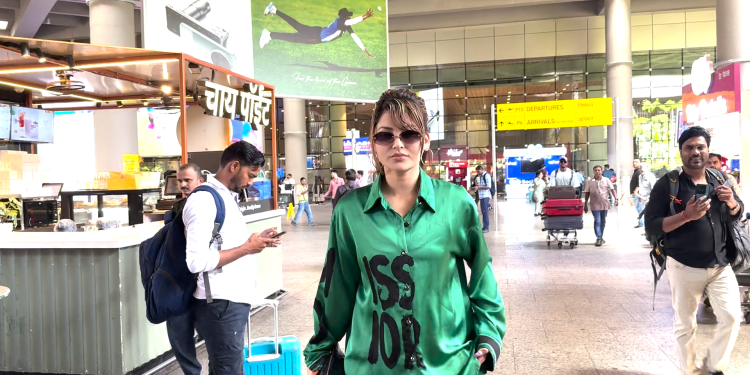 URVASHI RAUTELA SPOTTED AT AIRPORT
