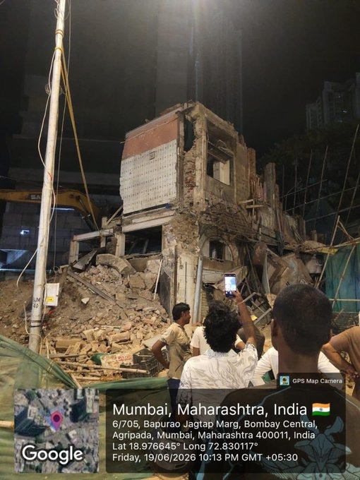Byculla Mein Demolition Ke Dauran Building Ka Hissa Gir Gaya, Dagdi Chawl Ke Paas Hui Ghatna