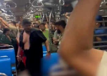 Murder in Local Train : Darwaze Ke Jhagde Ne Li 22 Saal Ke Yuvak Ki Jaan