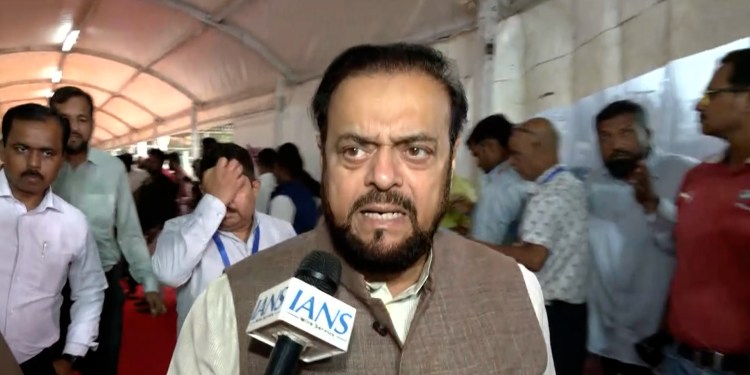“Sab Paison Ka Khel Hai”: Abu Azmi Ka Bada Hamla, Bole- ₹50-80 Crore Do Aur Neta Tod Lo