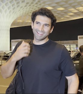 ADITYA ROY KAPUR SPOTTED IN MUMBAI AIRPORT