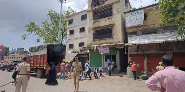 Govandi Shocker: Students Ke Rehte School Par BMC Ka Demolition