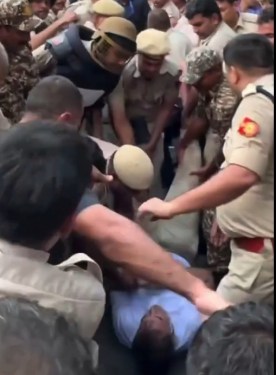 Video Of Rahul Gandhi Been Dragged on Street by Delhi Police outside PM Modi House protest