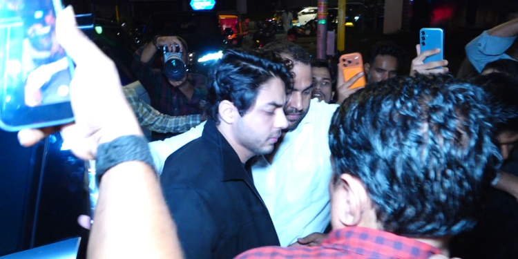 ARYAN KHAN ATTENDS BIRTHDAY PARTY OF RAGHAV JUYAL & ASIF BHAMLA