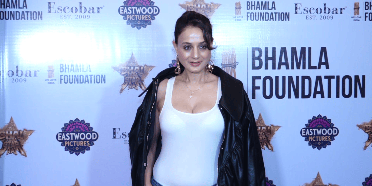AMEESHA PATEL ATTENDS BIRTHDAY PARTY  OF RAGHAV JUYAL & ASIF BHAMLA
