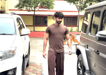 SHAHID KAPOOR SNAPPED AT GYM IN BANDRA