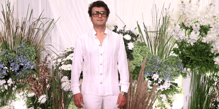 SONU NIGAM AT AKANSHA & SHARAN WEDDING RECEPTION