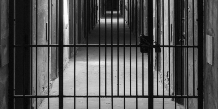 173% Overcrowded Maharashtra Jails! Arthur Road, Thane Aur Taloja Mein Kaidiyon Ki Bheed Se Haalat Kharab