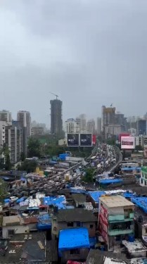 Sv Road Goregaon East West Flyover Towards Lucky Hotel Goregaon East