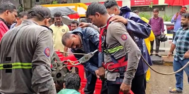 Mumbai Manhole Death Case: 3 Workers Arrested, Contractor Farar