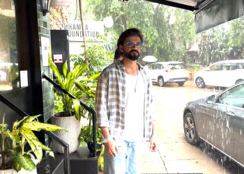 ZAHEER IQBAL SNAPPED AT CAFE IN BANDRA