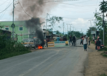 Manipur: Shutdown over NRC demand; normal life hit across Imphal Valley for 2nd day