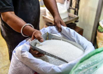 Ex-mill sugar prices fall 20 per cent, retail prices too start declining: Govt