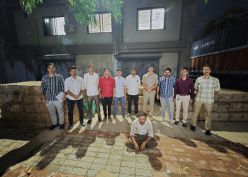 Gujarat: 1,200 boxes of liquor, valued at Rs 1.11 crore, seized from a container on highway