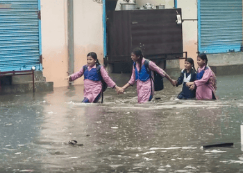 Heavy rain batters Delhi-NCR, flights disrupted, Gurugram issues WFH advisory