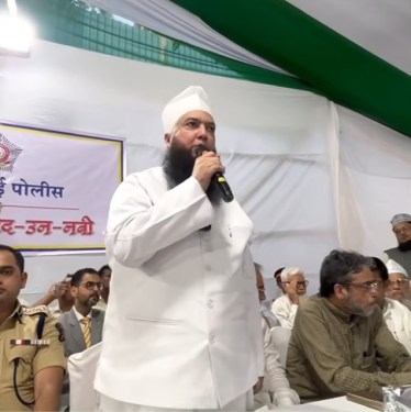 Hazrat Moin Miya on Eid Milad un Nabi Public – Police – Meeting at Mumbau Khilafat House