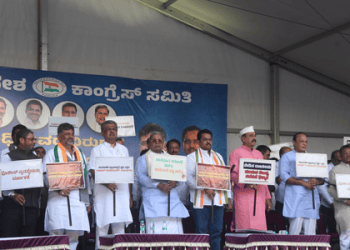 Karnataka Congress stages protest in Bengaluru over FIR against Rahul Gandhi, Shivakumar condemns action