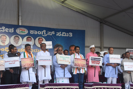 Karnataka Congress stages protest in Bengaluru over FIR against Rahul Gandhi, Shivakumar condemns action