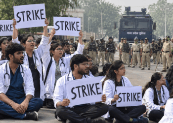 Intern doctors’ strike disrupts OPDs across Madhya Pradesh; JDA joins protest
