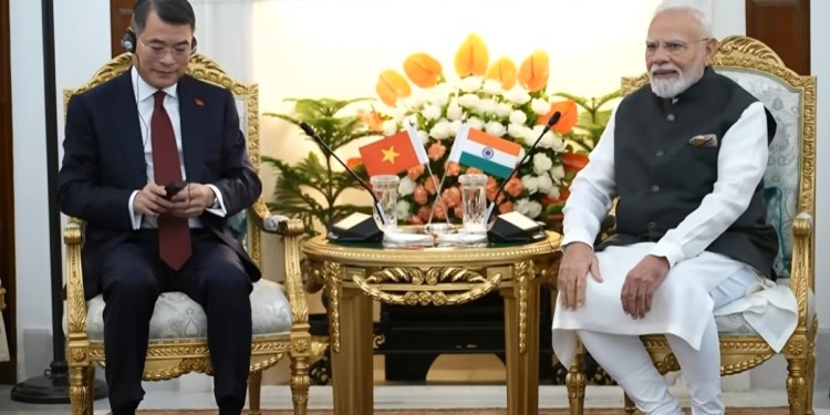 PM Modi, Vietnam counterpart Hung discuss bilateral ties, regional and global issues of importance (Lead)