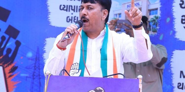 UPI charges row: Cong invokes ‘digital u-turn’, AAP threatens street protests in Gujarat