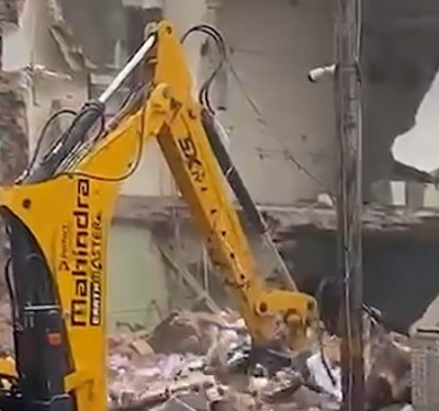 Saharanpur, UP: Bulldozer action at Mosque in Saharanpur collectorate premises
