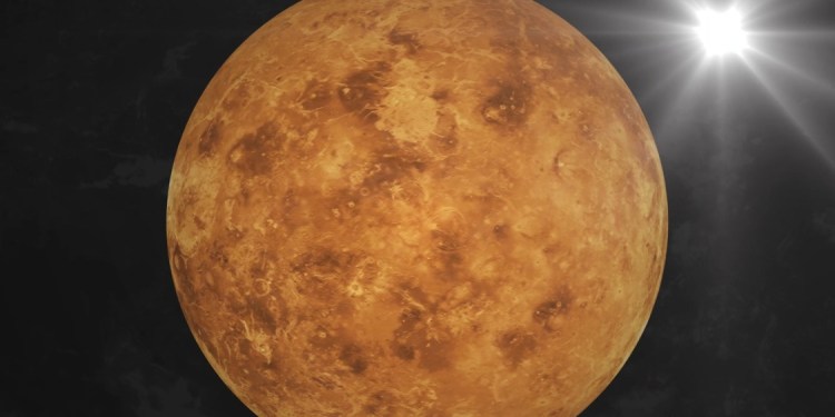 Chand Ke Paas Chamkta Dikha Venus, NASA Ne Bhi Kiya Confirm
