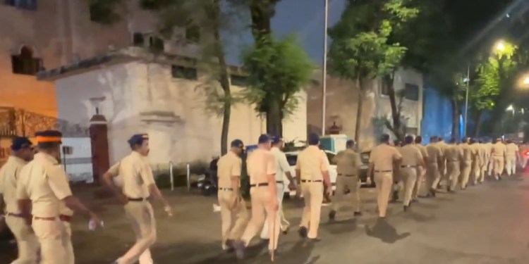 Mumbai Police Ka Anant Chaturdashi Ke Liye Special Bandobast; 24,000+ Police Personnel Tainat, Mumbaikars Se Alert Rehne Ki Appeal.