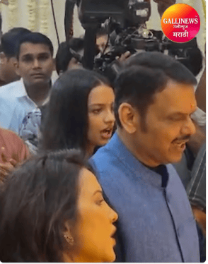 देवेंद्र फडणवीस आणि त्यांच्या पत्नी अमृता फडणवीस यांनी गणेश चतुर्थीनिमित्त आपल्या ‘वर्षा’ या शासकीय निवासस्थानी भगवान श्रीगणेशाचे स्वागत केले.