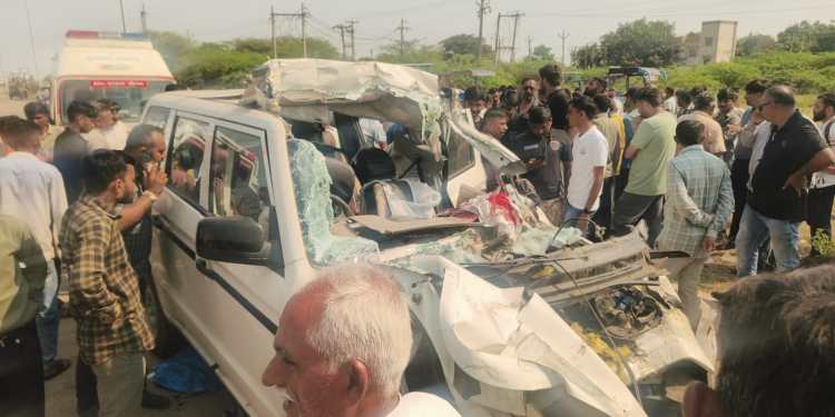 Seven killed as SUV rams into parked trailer in Gujarat’s Bhavnagar