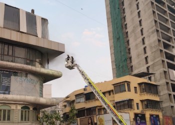Fire broke out on the third floor of VN Sphere Mall, a ground-plus-five-storey structure on Linking Road in Bandra (West), on Friday morning.