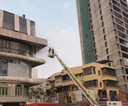 Fire broke out on the third floor of VN Sphere Mall, a ground-plus-five-storey structure on Linking Road in Bandra (West), on Friday morning.