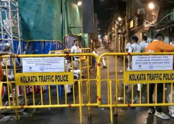 Kolkata stampede: Uncertainties prevail over idol immersion of Chorbagan puja pandal